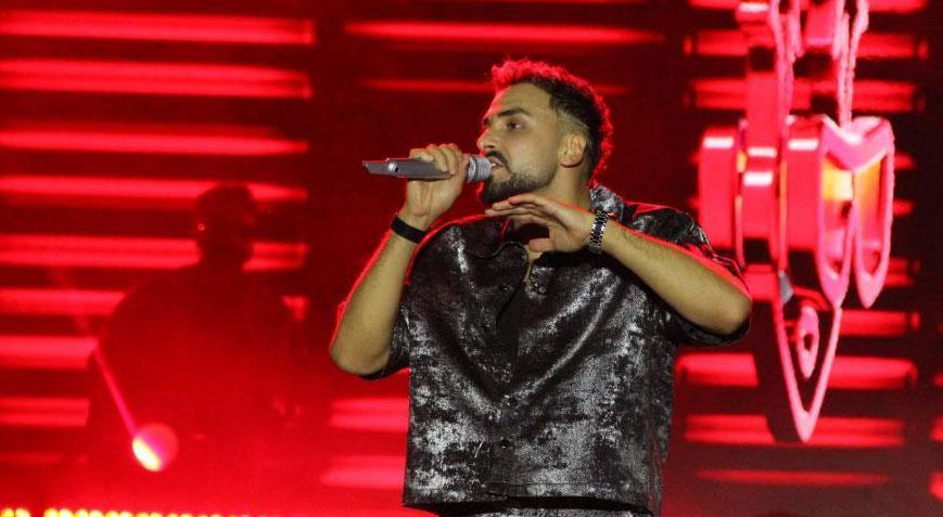 Corumda sefo ruzgari binlerce hayran konserde costu amdDU8EB